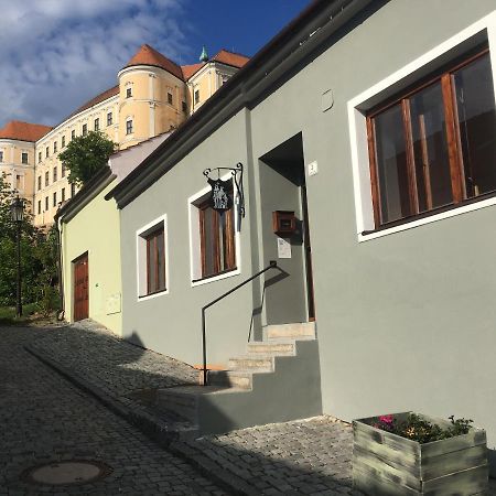 Castle-Wall-Inn Микулов Екстериор снимка