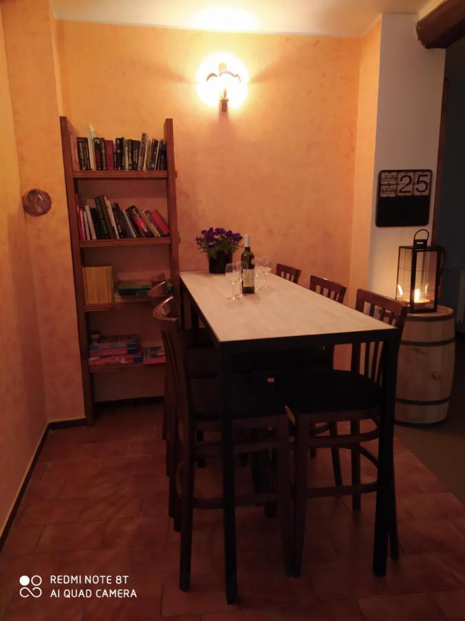 Castle-Wall-Inn Микулов Екстериор снимка